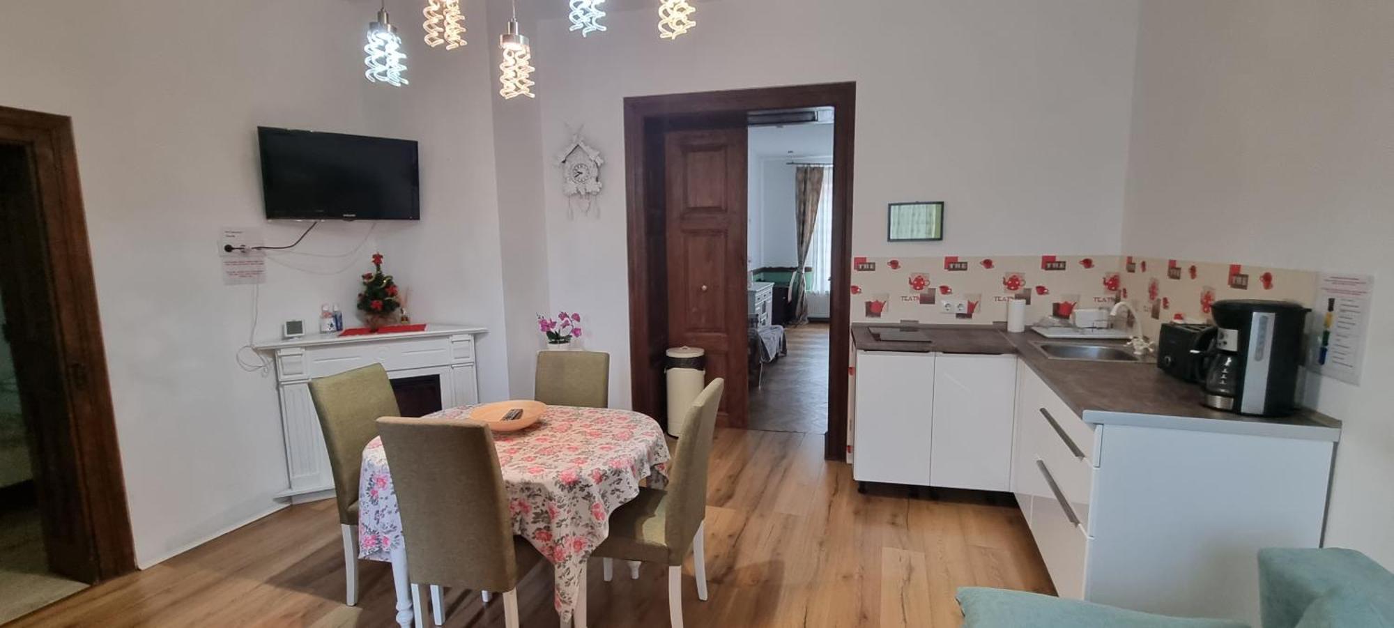 Luxury Central Apartment In ซีบิว ภายนอก รูปภาพ