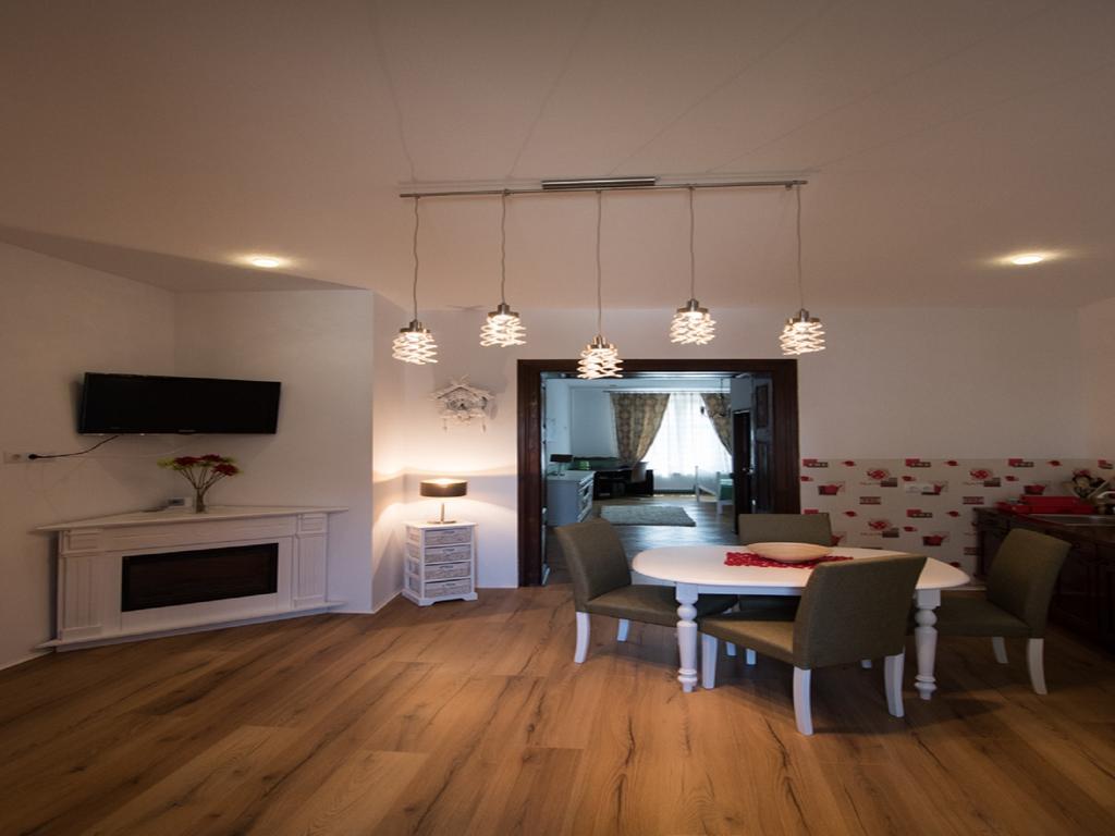 Luxury Central Apartment In ซีบิว ภายนอก รูปภาพ
